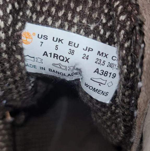 Timberland Women's Light Gray Lace-Up Boots. - Picture 3 of 5